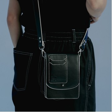韓國Romantic Crown - RECENT LOGO CROSS BAG_BLACK